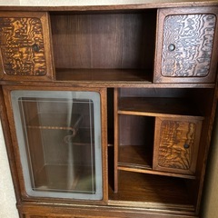 古い茶箪笥の画像