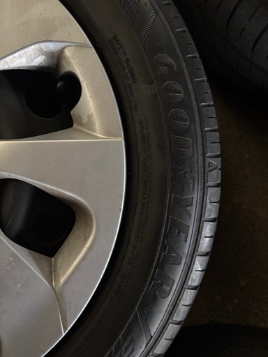 185/60R15 84H 170シエンタ純ホイールキャップグッドイヤータイヤ溝8分目