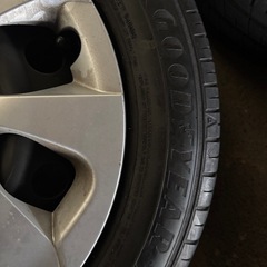 185/60R15 84H 170シエンタ純ホイールキャップグッドイヤータイヤ溝8分目の画像