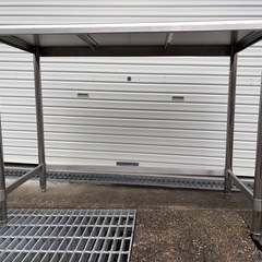 ステンレス作業台　調理台の画像