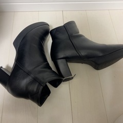ショートブーツの画像