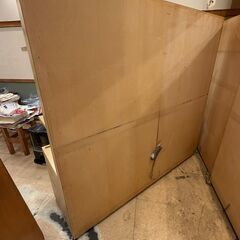 店舗什器 木製 陳列棚 キャスター付き 幅180cm × 奥行き53cm × 高さ165cmの画像