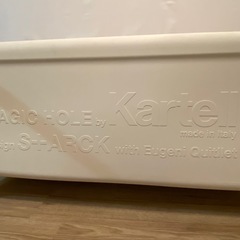 カーテル　スタークデザイン2人掛けソファの画像