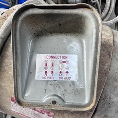 エアーコンプレッサー　イワタ　
ジャンク品　100V 200Vの画像
