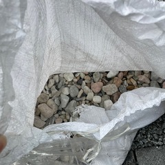 砂利(ピンクロック多め)の画像