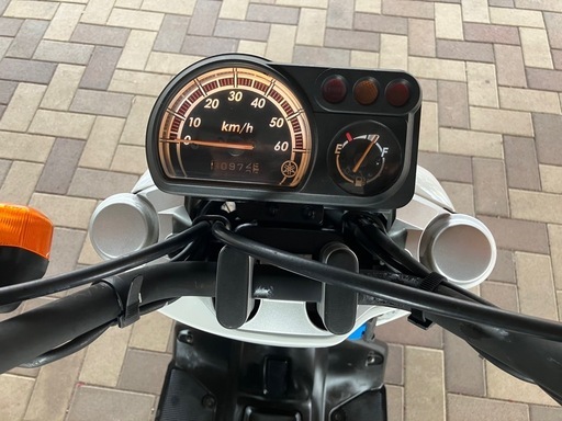 50cc 原付　YAMAHA VOX FI車　外装オールペイント　パールホワイト　シート表皮張り替え バッテリー新品　実働　動画有り　高燃費