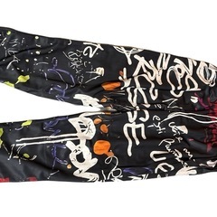 グラフィティデザイン パーカーとパンツセット新品未使用品の画像