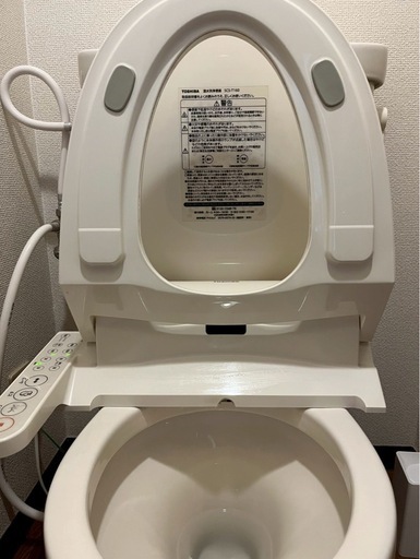 【受け渡し者決定】トイレ便座　TOSHIBA SCS-T160