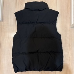 SNSで大人気♪ ダウンベスト　GU ヒートパデッドオーバーサイズベスト S ブラックの画像