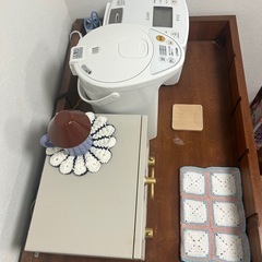 アンティーク　収納棚の画像