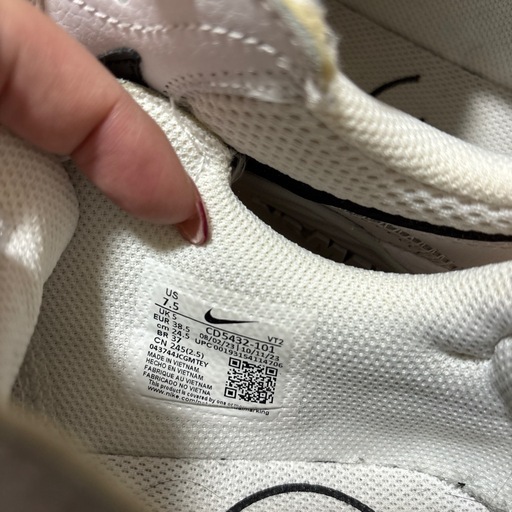 NIKE AIR ホワイトスニーカー