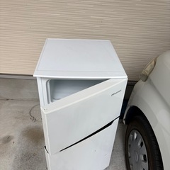 洗濯機と単身用冷蔵庫の画像