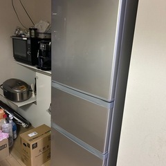 TOSHIBA冷蔵庫330l右ドアの画像