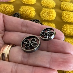 特価　レトロ　高級　ビンテージボタン18個　メタルシルバーの画像