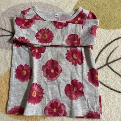 花柄のトップス　90cmの画像