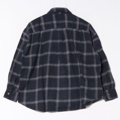 ANKER  Bluetoothスピーカーとネルシャツ
の画像