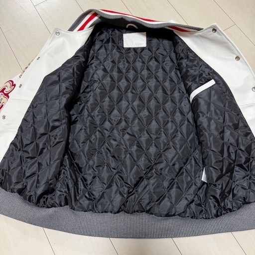 ホワイト刺繍パッチボンバージャケット レザースタジャン男女兼用