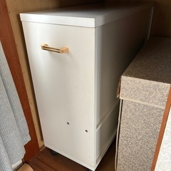 スライド式単行本本棚の画像