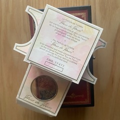 ニナリッチ（Nina Ricci） 「フルール ド フルール（Fleur de Fleurs）」　お箱のみの画像