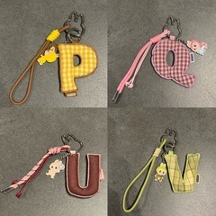 選べます♪先着順に対応です🙇🏻‍♀️POP MART イニシャルラブブ チャーム キーホルダー LABUBUの画像