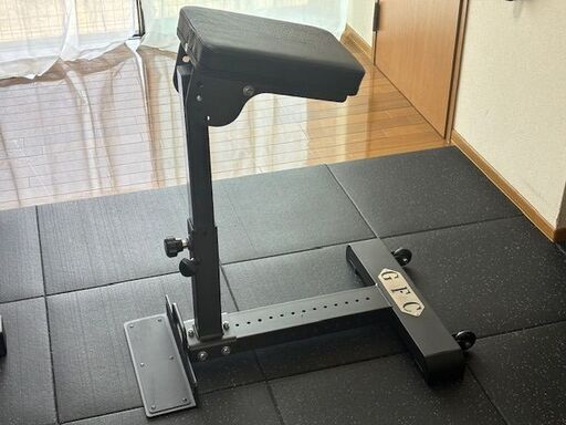 Gentleman Fitness Club　自立型レッグストレングス、アジャスタブルパッドアタッチメント