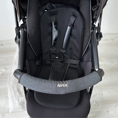 アップリカ ラクーナクッションフリー ベビーカーの画像