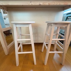 カウンターチェア2脚の画像