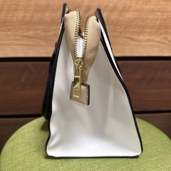 未使用　おしゃれなバッグ　　ショルダーストラップ付きの画像