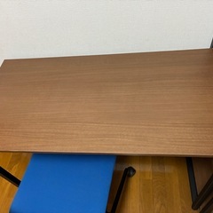 棚付きデスクの画像