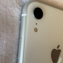 iPhone XR 64GB ホワイト 本体のみ 初期化済みの画像