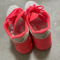 asics　ランニングシューズ　22.5cmの画像