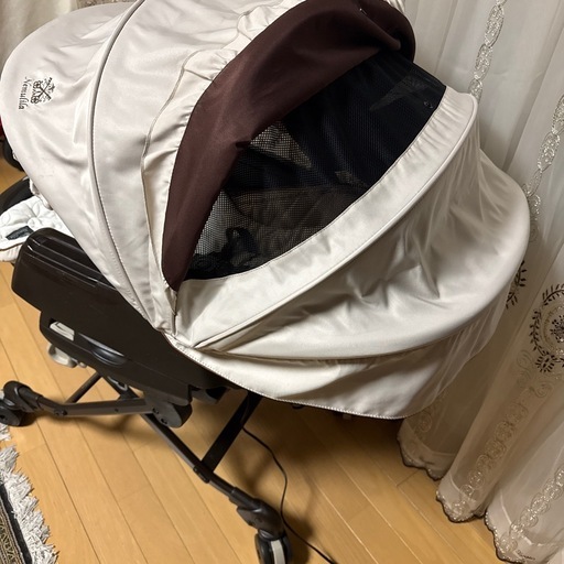 コンビ　ネムリラ　オートスイング　プレミアム　ハイローチェア　電動