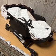 コンビ　ネムリラ　オートスイング　プレミアム　ハイローチェア　電動の画像