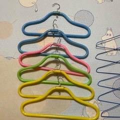 昭和レトロ　ハンガー　針金　カラフルの画像