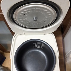 アイリスオーヤマ　
炊飯器の画像