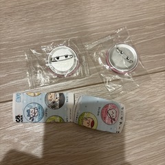 ちいかわ✖️くら寿司　缶バッチ 2つセットの画像