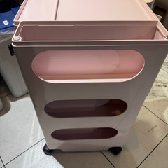 Joe colombo のボビーワゴン3段3トレイ
の画像