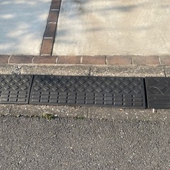 ゴム製の段差スロープの画像