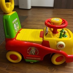 いないいないばあ、ワンワン、足蹴り車の画像