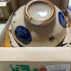 未使用土鍋３台と電熱火鉢１台の画像