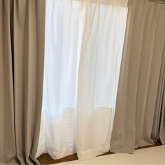 カーテンの画像