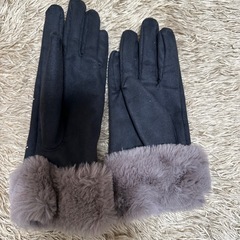 ファー付き黒手袋 レディース手袋の画像