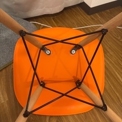 イームズ　チェア　オレンジの画像