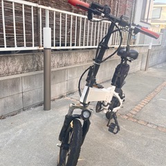 折りたたみ電動自転車の画像