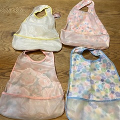 お食事用エプロン　ベビー　14点まとめ売り　ジェラピケなどの画像