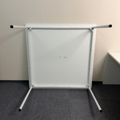 会議テーブル　作業デスクの画像