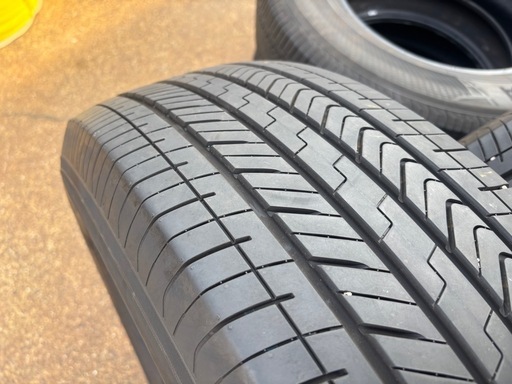 YOKOHAMA 245/70R18 タイヤ 2024年製 バリ山