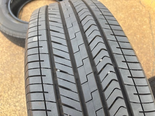 YOKOHAMA 245/70R18 タイヤ 2024年製 バリ山