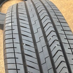 YOKOHAMA 245/70R18 タイヤ 2024年製 バリ山の画像