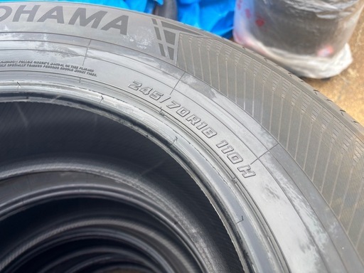 YOKOHAMA 245/70R18 タイヤ 2024年製 バリ山